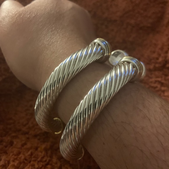 Pair of fashion bangle bracelets, excellent quality (silver tone) - Picture 4 of 6